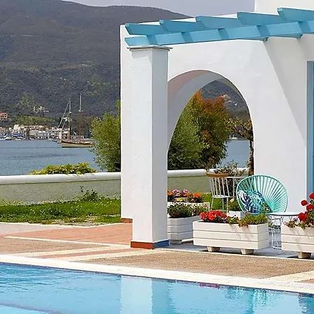 Nikis Village Hotel *