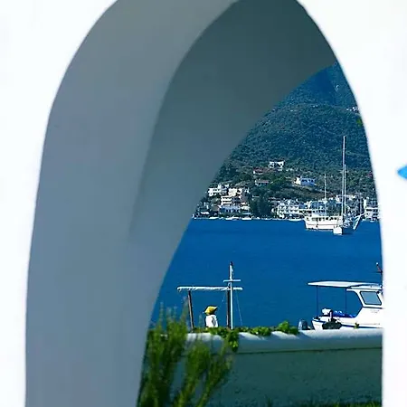 Nikis Village Hotel *